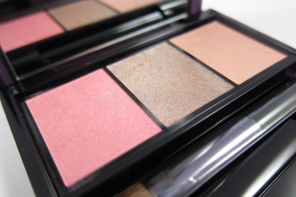 Shiseido Luminizing Satin Eye Color Trio In RD 711 Pink Sands (2)